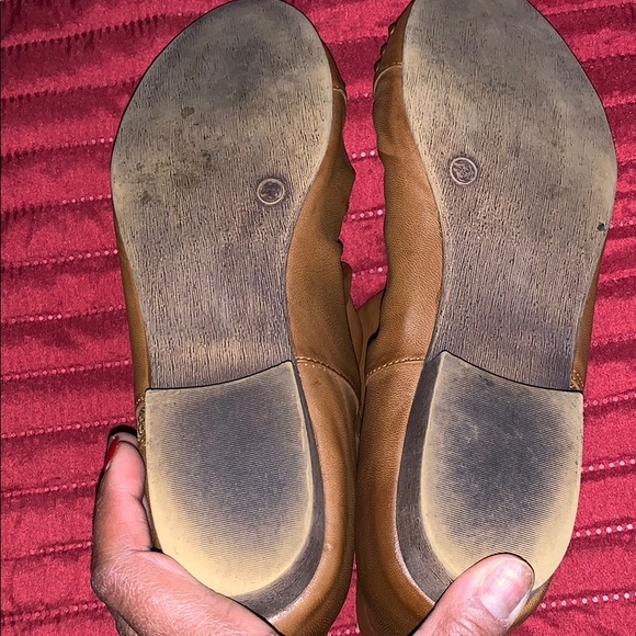 Cute brown ankle booties. - Picture 4 of 6